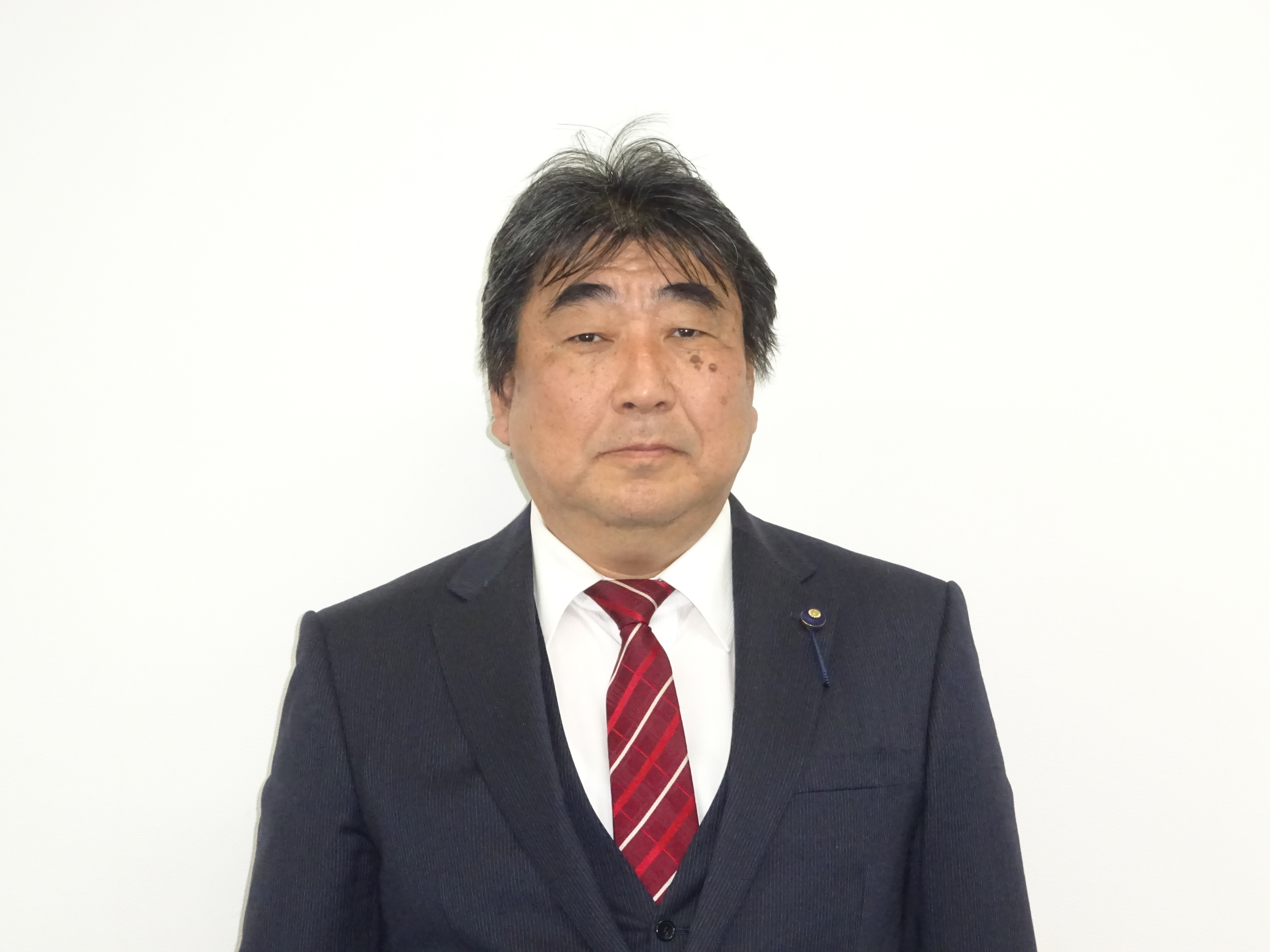 谷 禎一