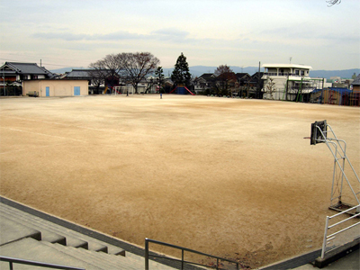 一時避難所　広陵西小学校グラウンドの写真