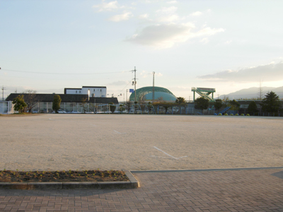 一時避難所　広陵東小学校グラウンドの写真