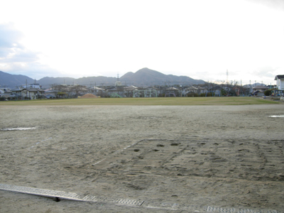 一時避難所　真美ヶ丘第一小学校グラウンドの写真
