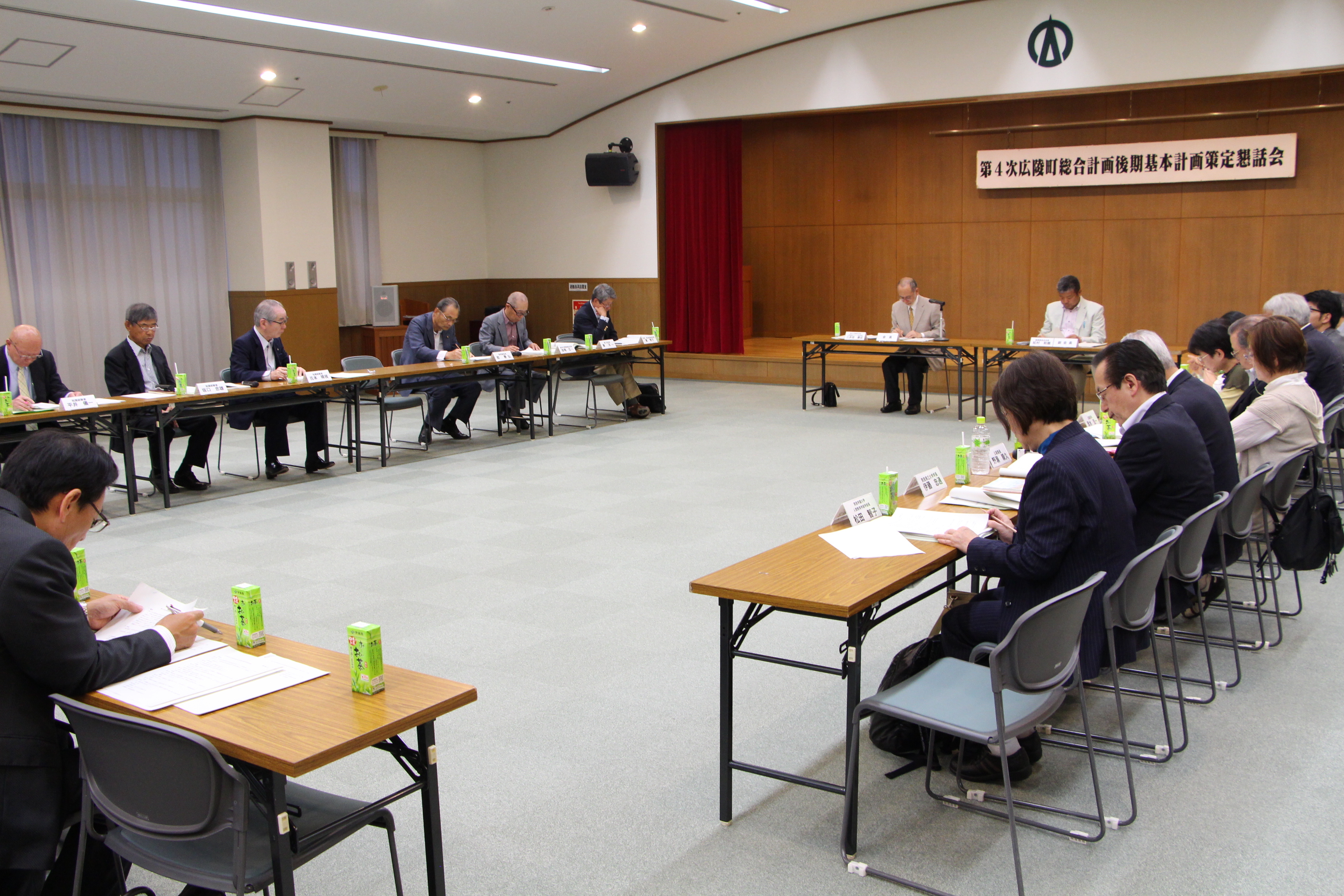 第4次広陵町総合計画後期基本計画策定懇話会の様子