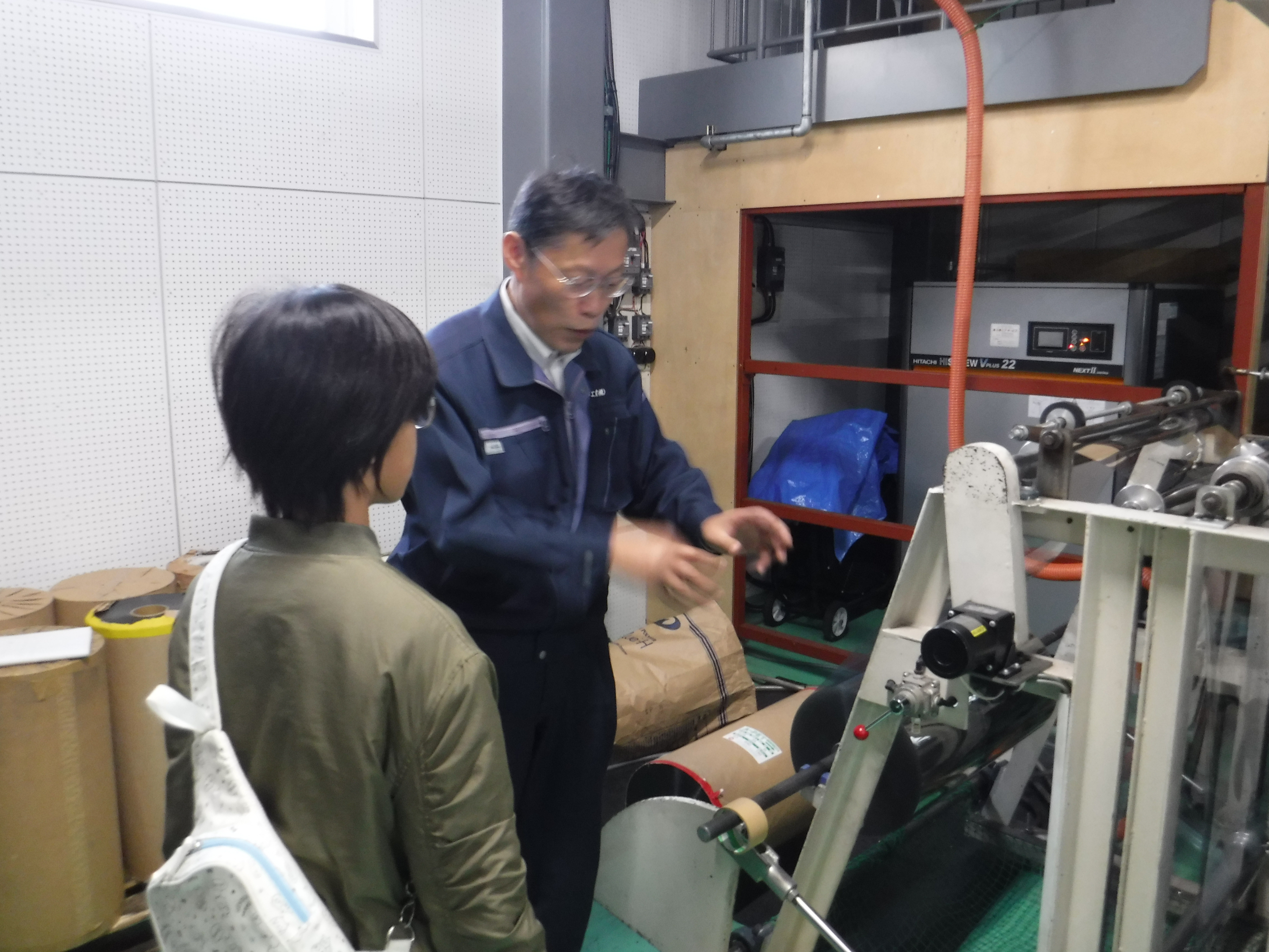 大和化学工業株式会社でのこどもお仕事体験の様子1