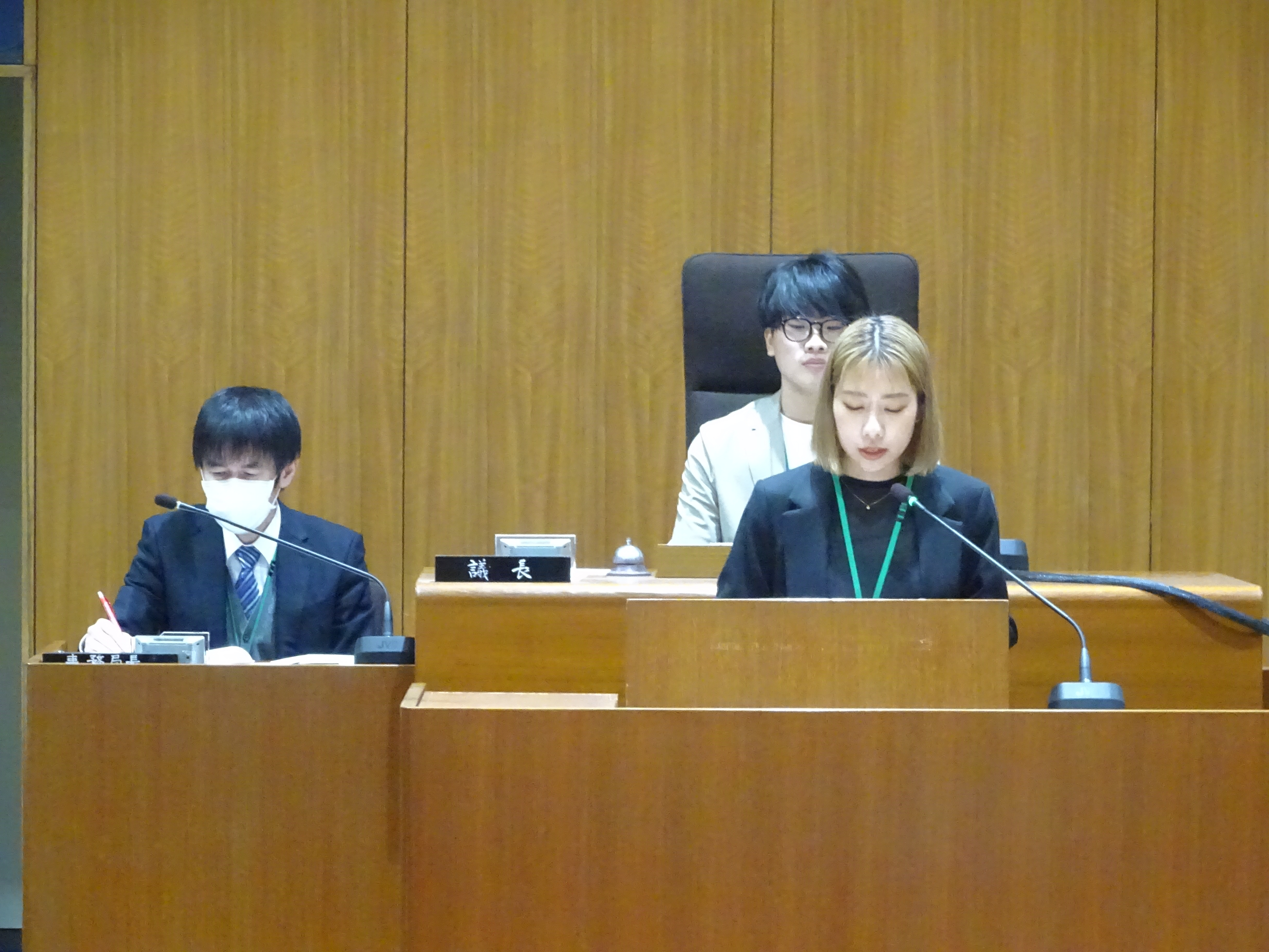 「働くママ改革」一般質問の様子1