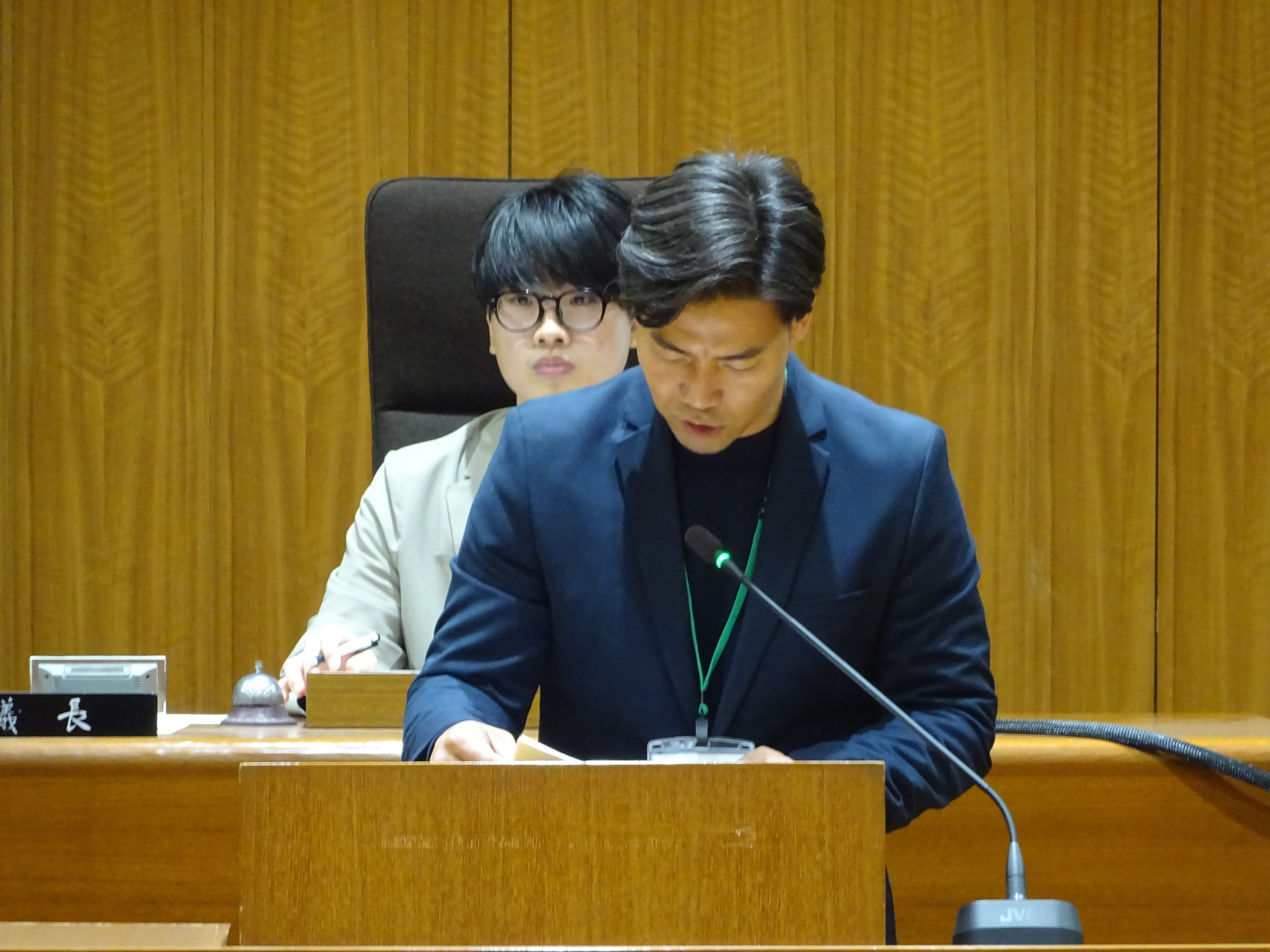 「茄子向上委員会」一般質問の様子1
