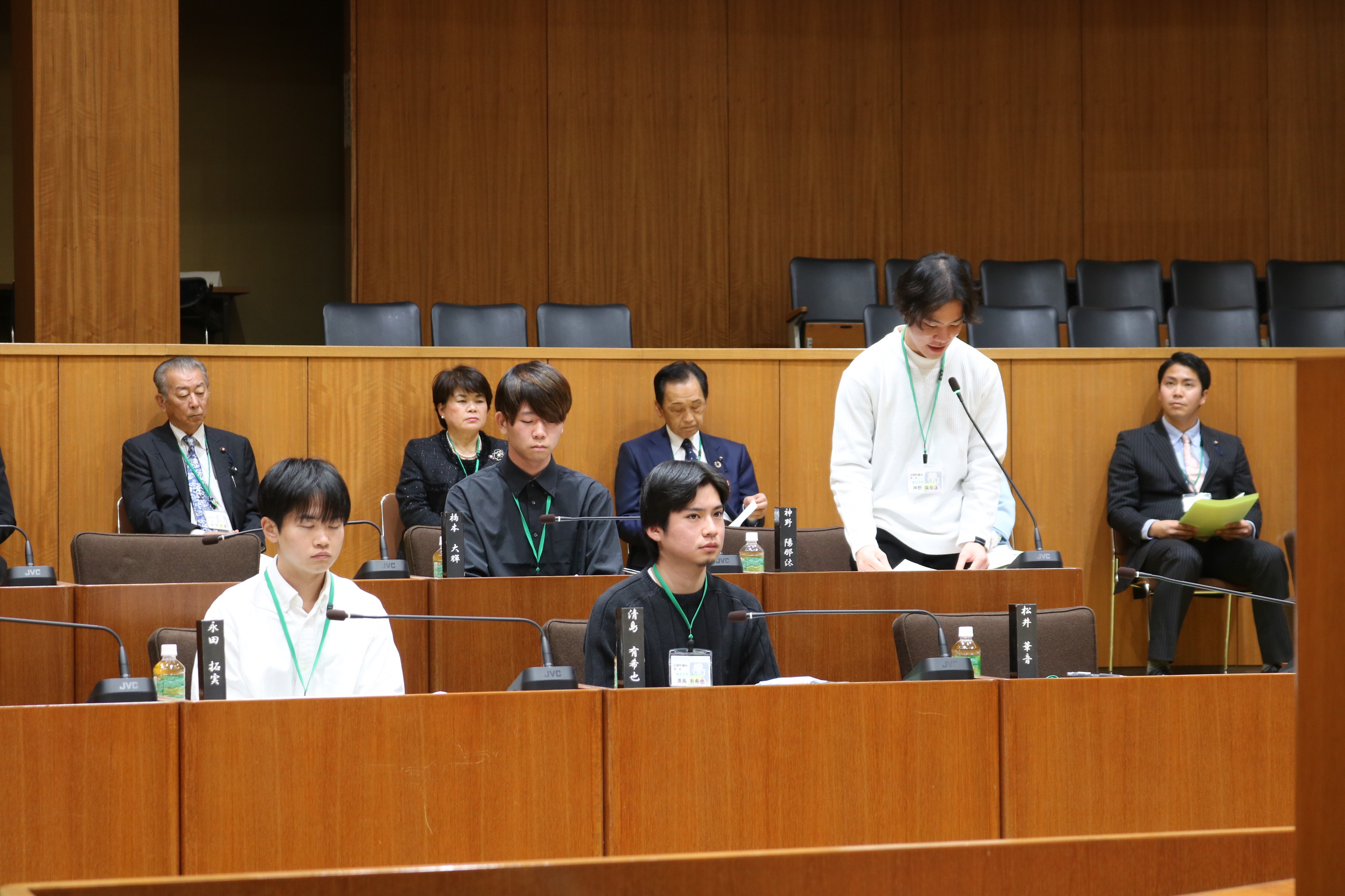「畿央大学　清水ゼミ」一般質問の様子4