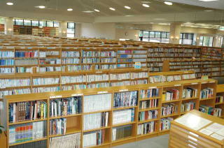 一般書コーナーの写真